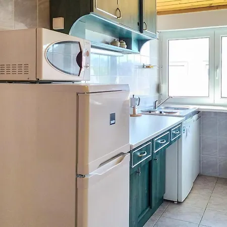 Apartment Nice In W/ Outdoor Swimming Pool, Outdoor Swimming Pool And 2 Bedrooms *